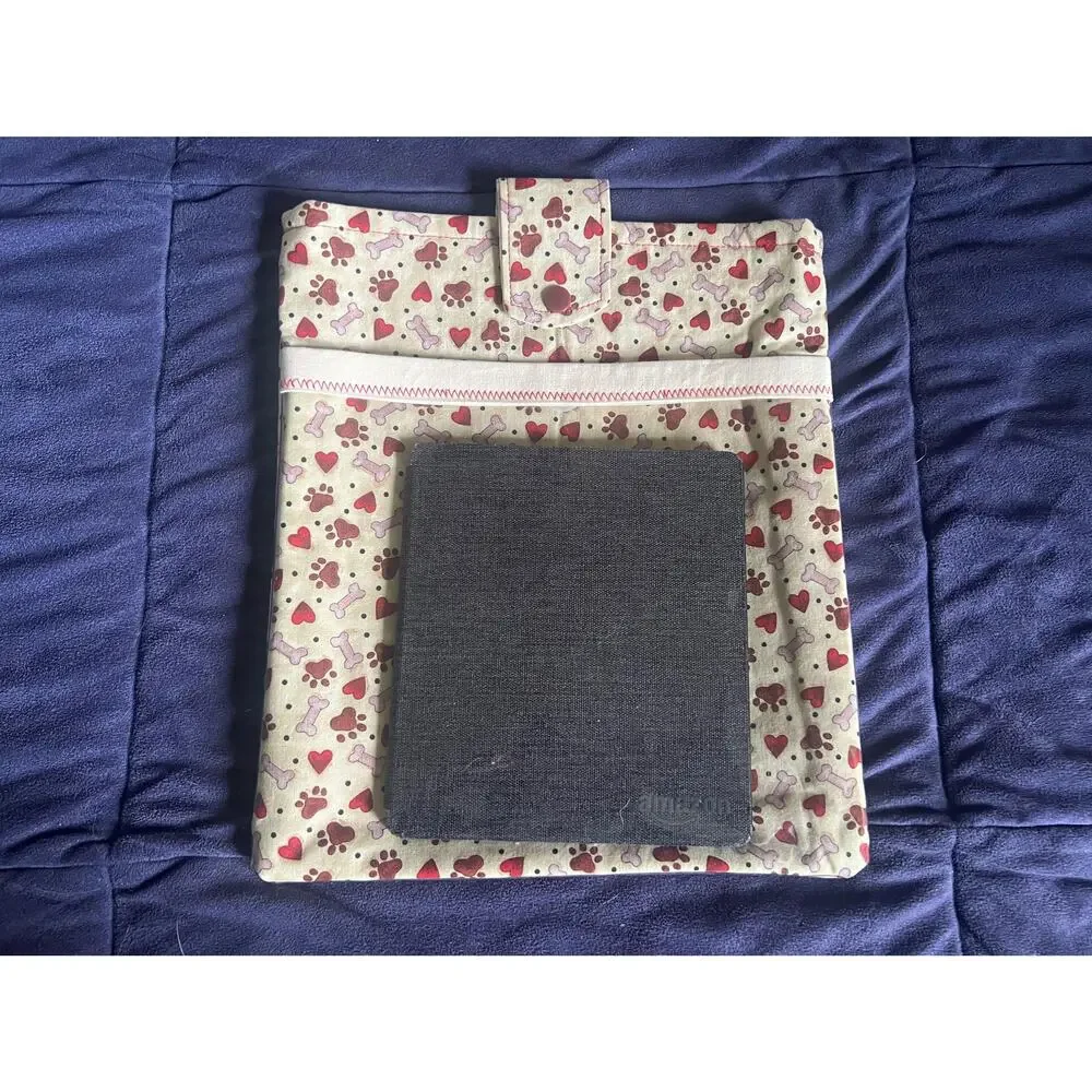 NWOT Pet Lovers Medium Book Sleeve, See Through Front Pocket, Corner Bookmark